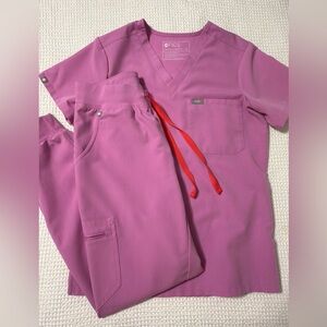 Figs Pink Cloud Scrub Set